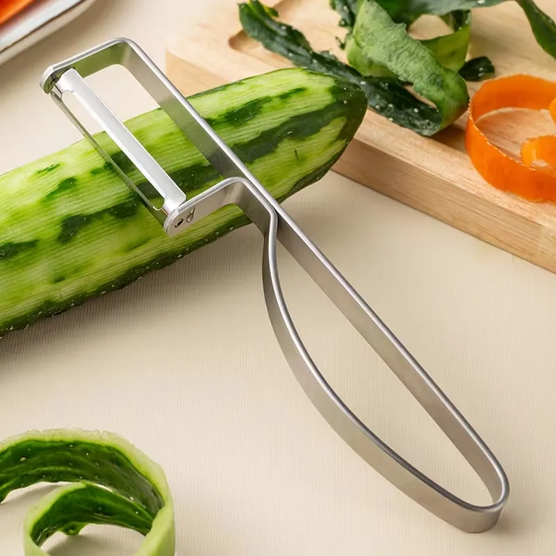 User-Friendly Kitchen Vegetable Peeler