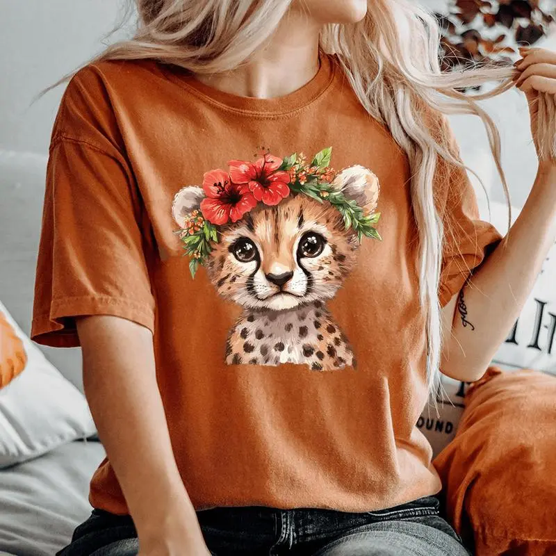 Cute Cheetah With Flower Crown Women's Oversized Comfort T-Shirt
