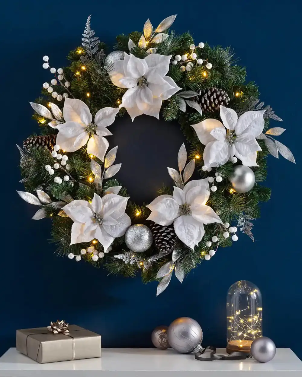 Pre-Lit Full Decorated Wreath