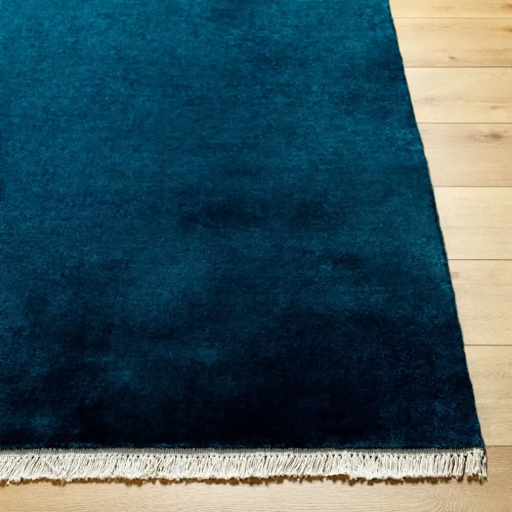 Hand-Loomed Wool Fringe Square Carpet