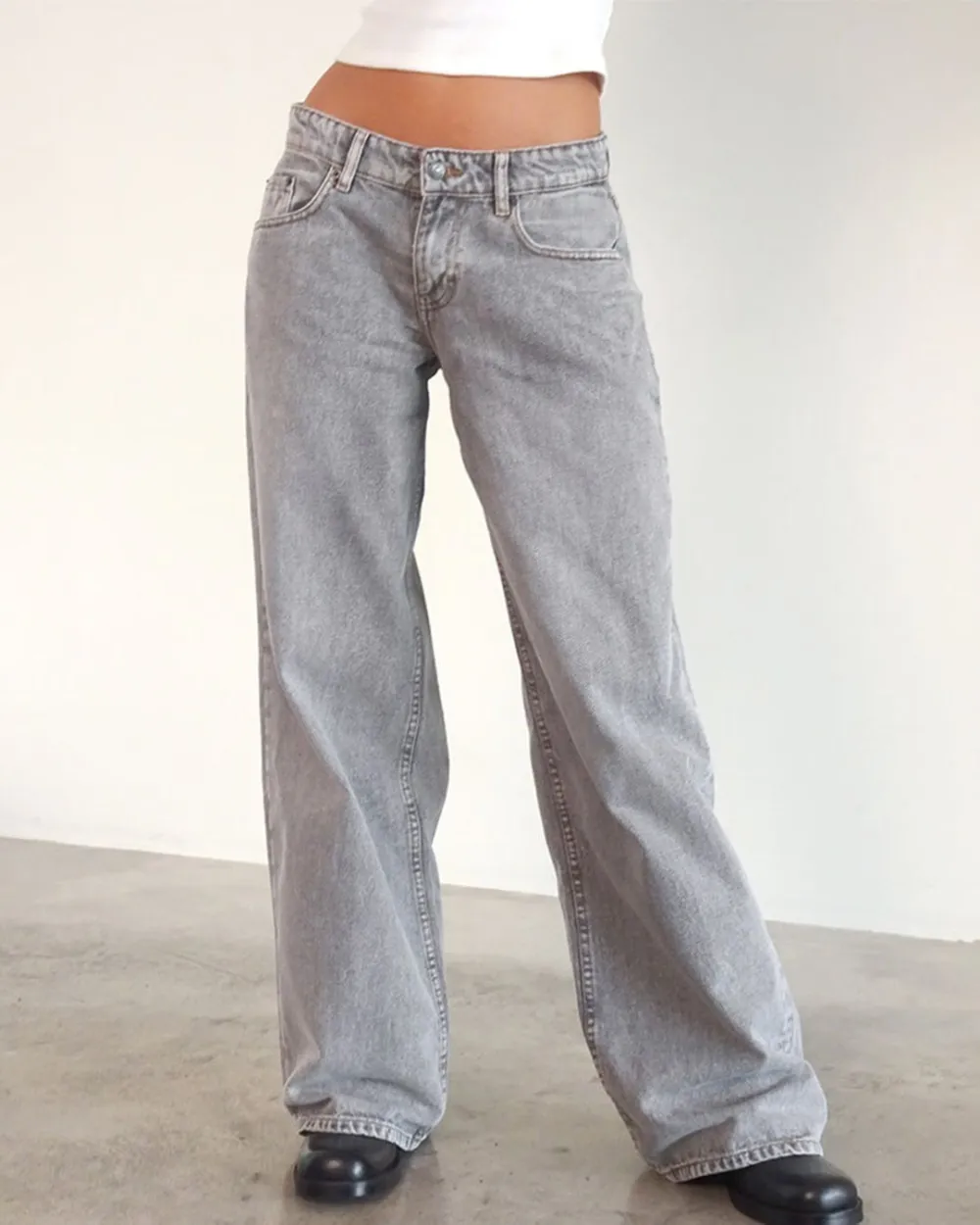 Relaxed Mid-Rise Straight-Leg Jeans