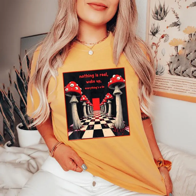 Weirdcore Aesthetic Mushroom Eyes Creepy Strangecore Women's Oversized Comfort T-Shirt