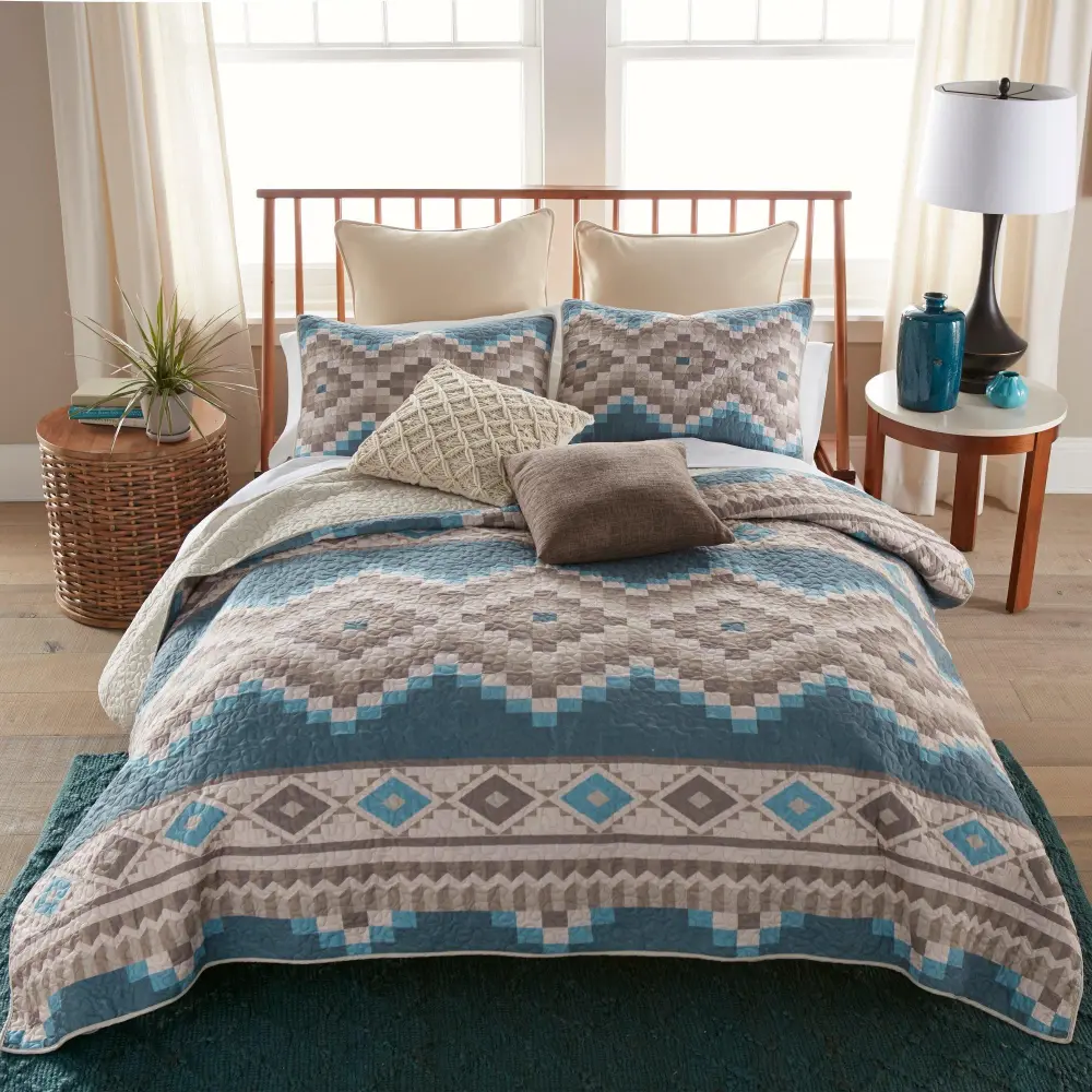 Quilted Geometric Bedding Set