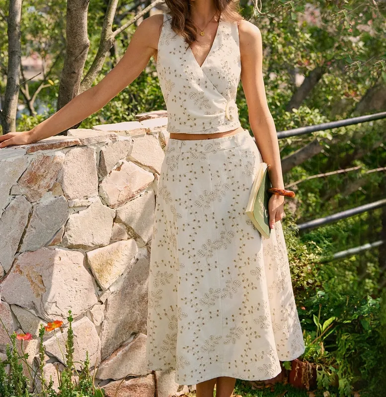 Beige Embroidery Midi Skirt