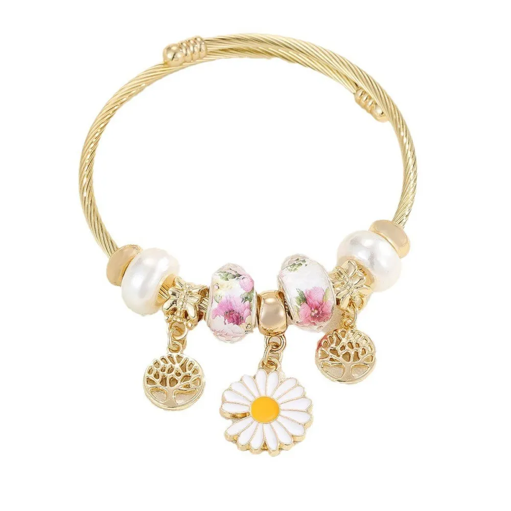 Beaded Floral Pendant Necklace