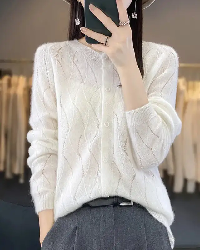 Modern Merino-Wool Wool Button-Front Round-Neck Cardigan