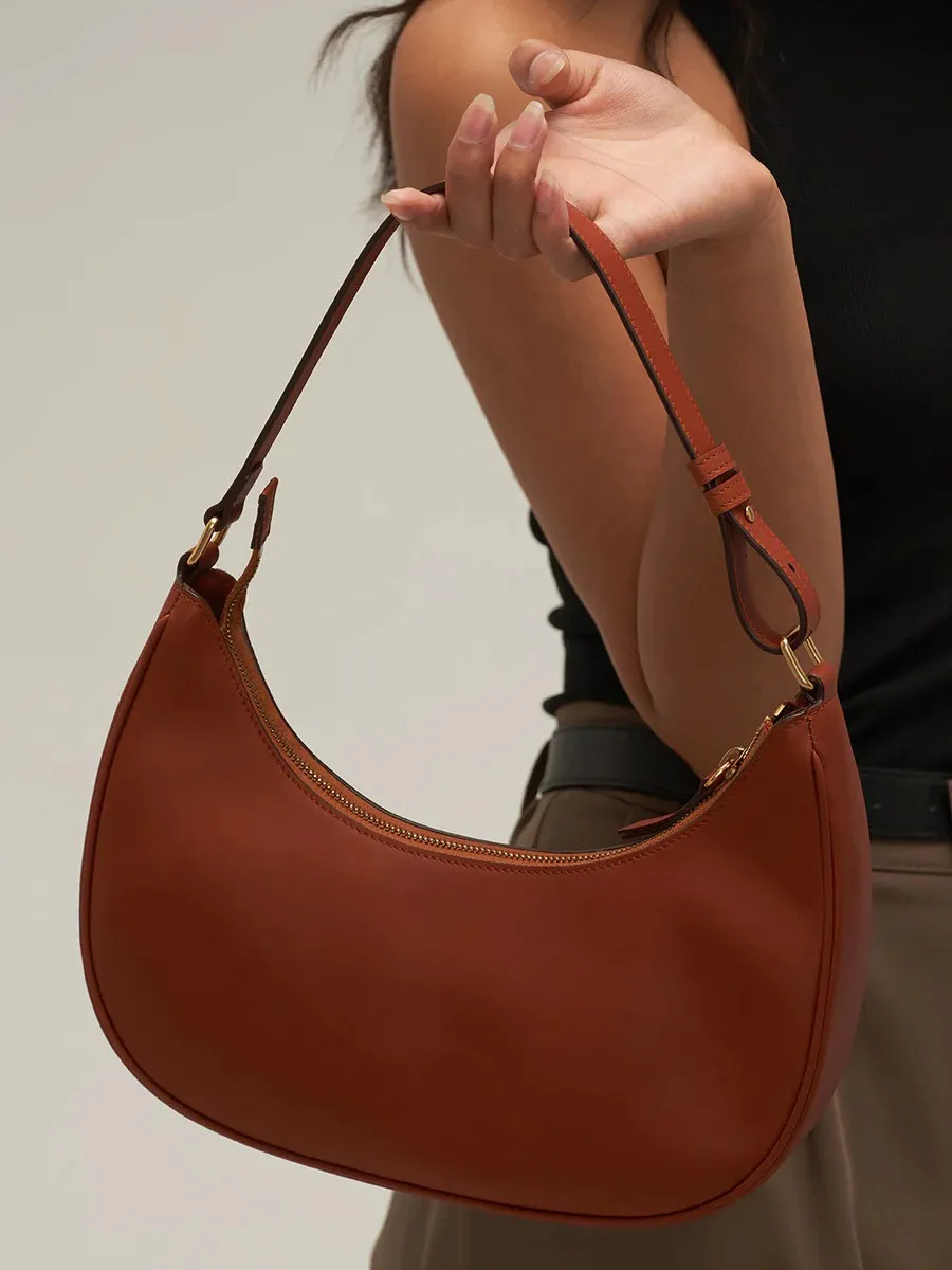 Elisa Crescent Bag In Leather