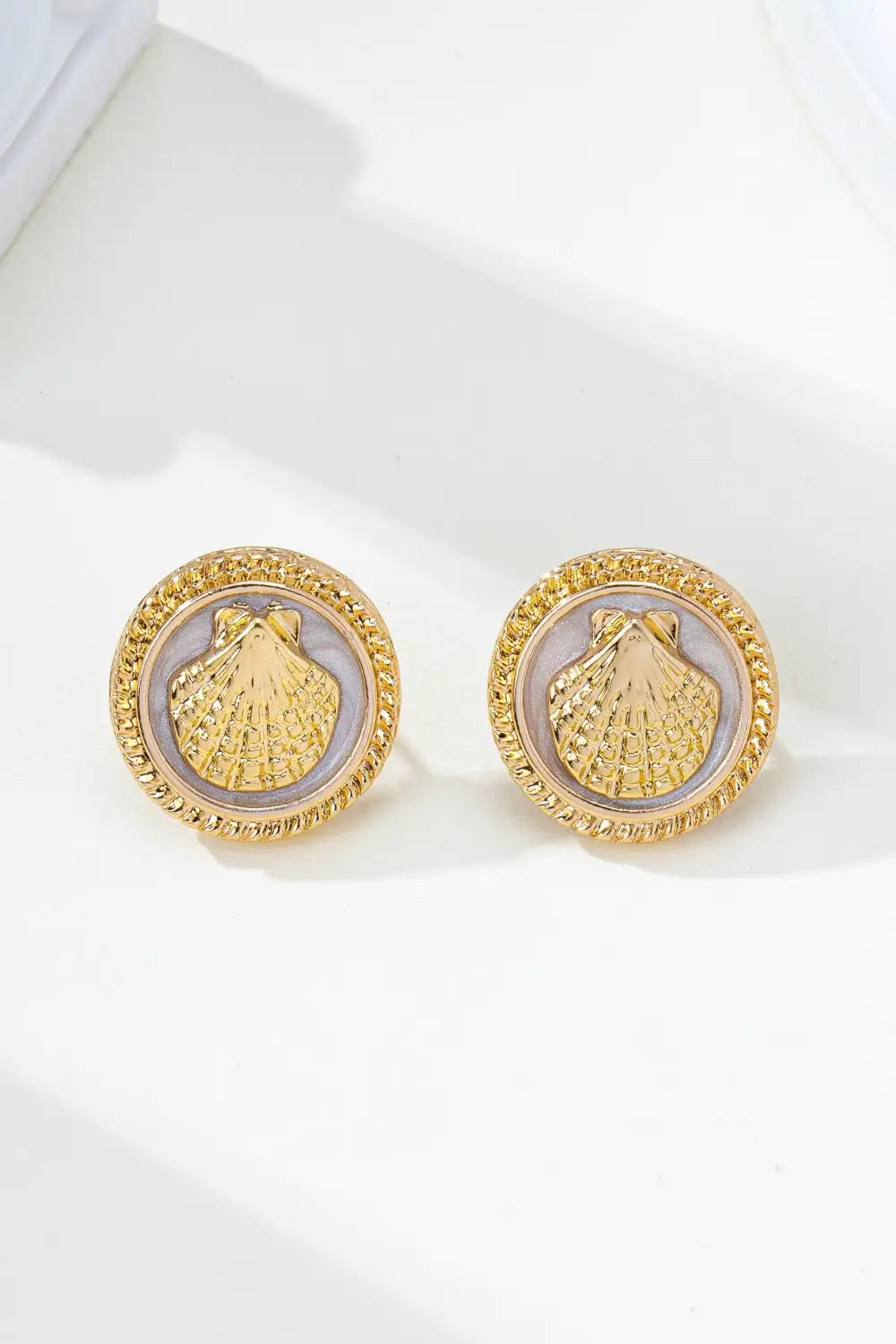 Shell namel Button Stud arrings