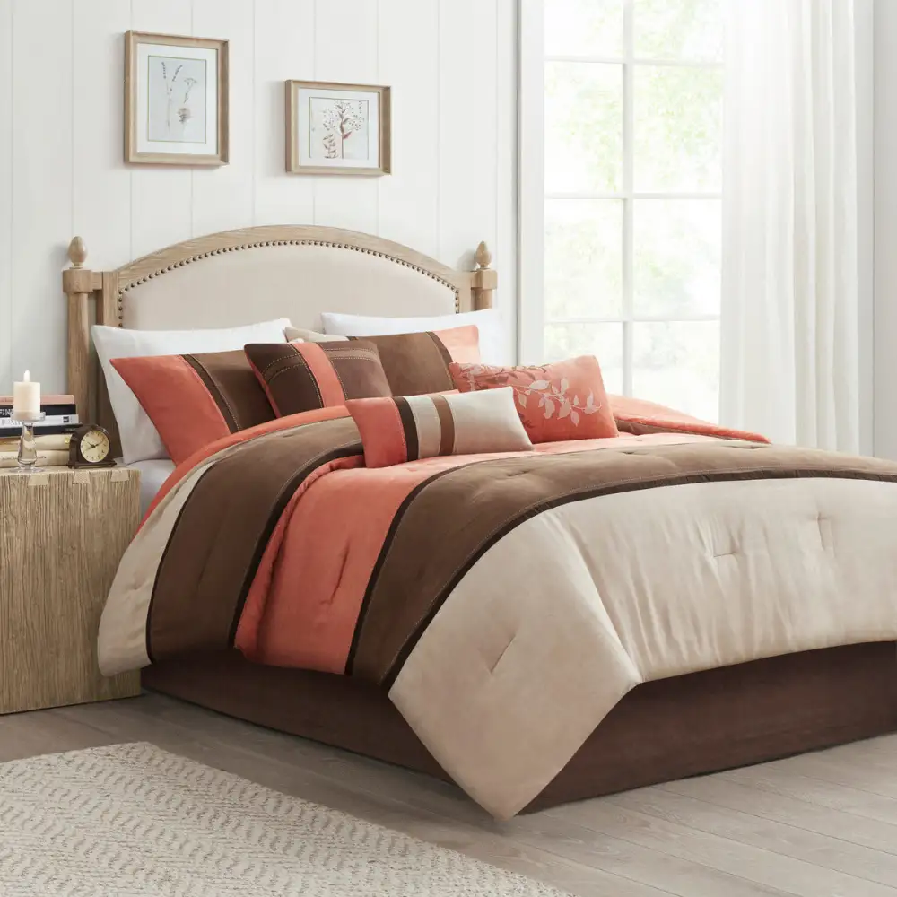 Clean Polyester Embroidered Comforter Bedding Set