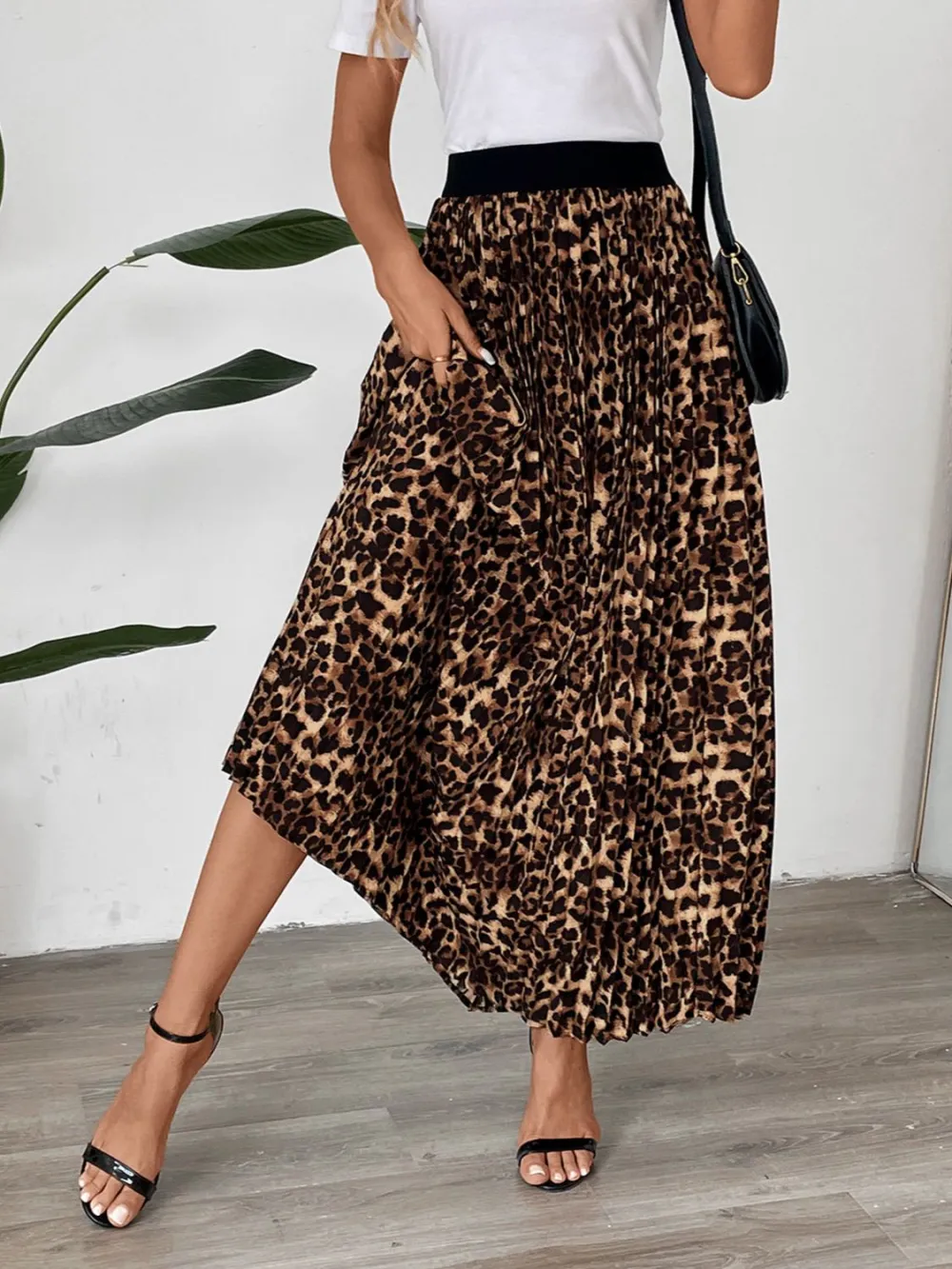 Natural Pleated Printed Skirt