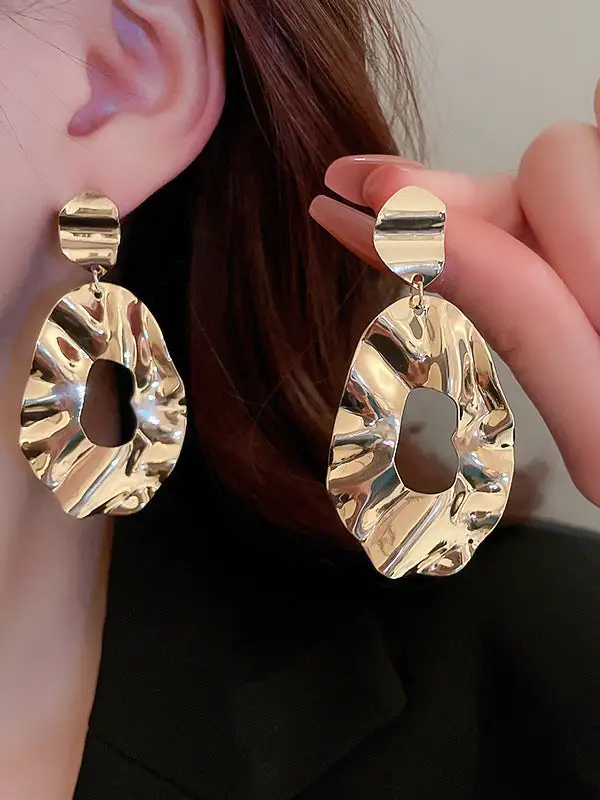 Distinctive Vintage-Inspired Drop Earrings