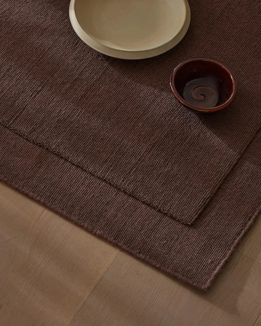 Wool Bordered Contemporary Inviting Area Rug