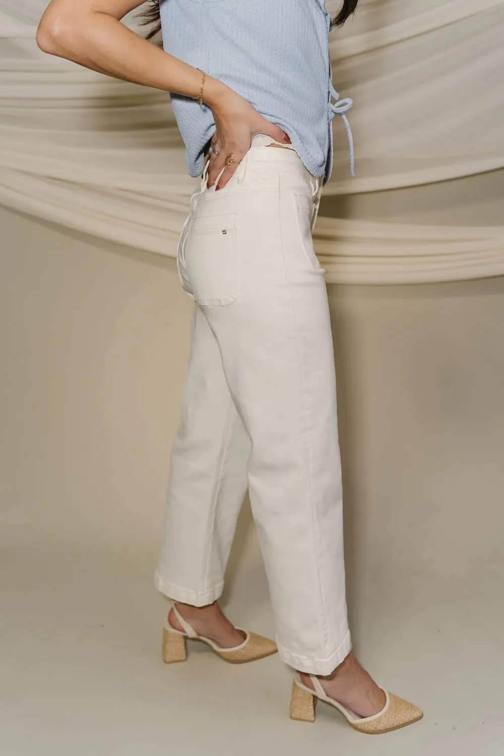 Front Zipper Crop Leg Jeans