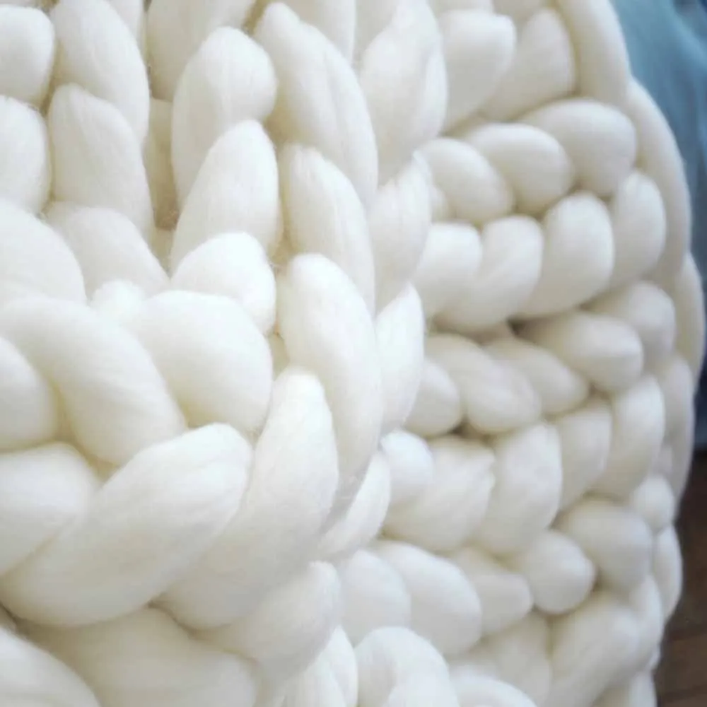 Chunky-Knit Knitted Wool Decorative Throw Blanket
