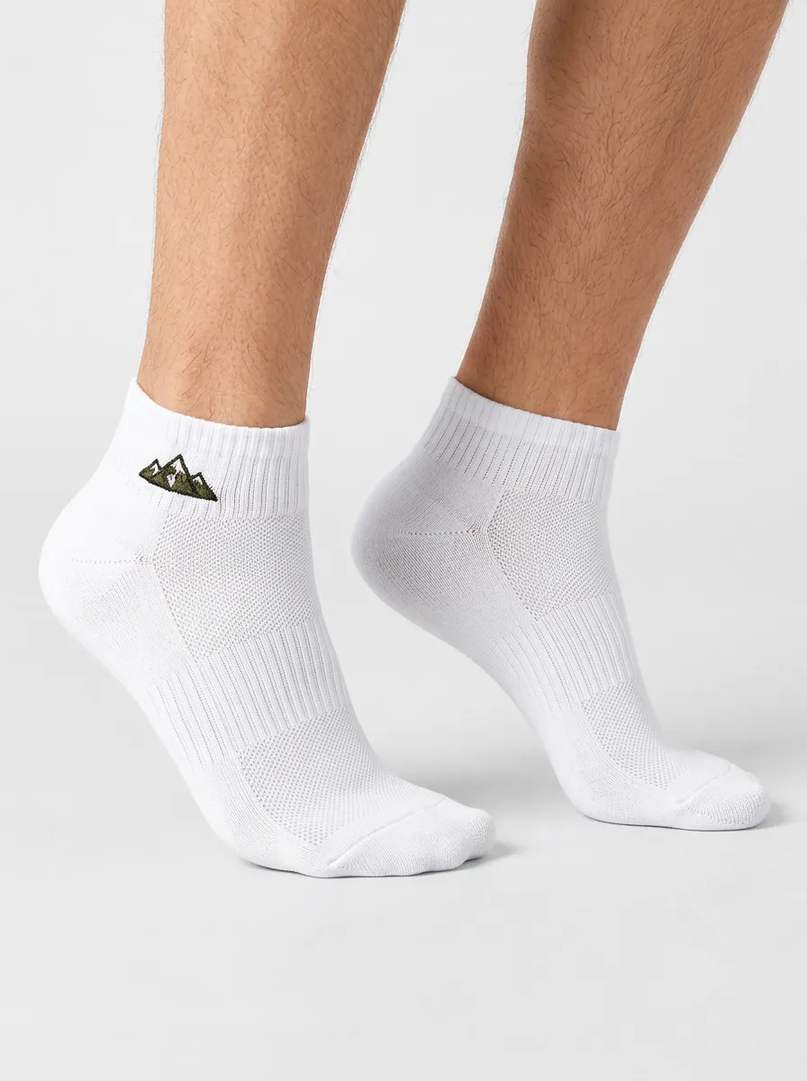 White Ridge Mountain Graphic Active Ankle Socks