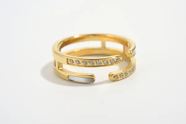 Refined-Shape Minimal Everyday Fashion Ring