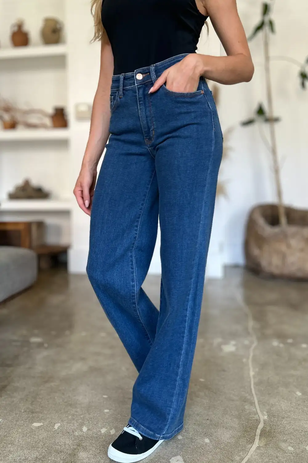 Classic Easy-Fit Jeans