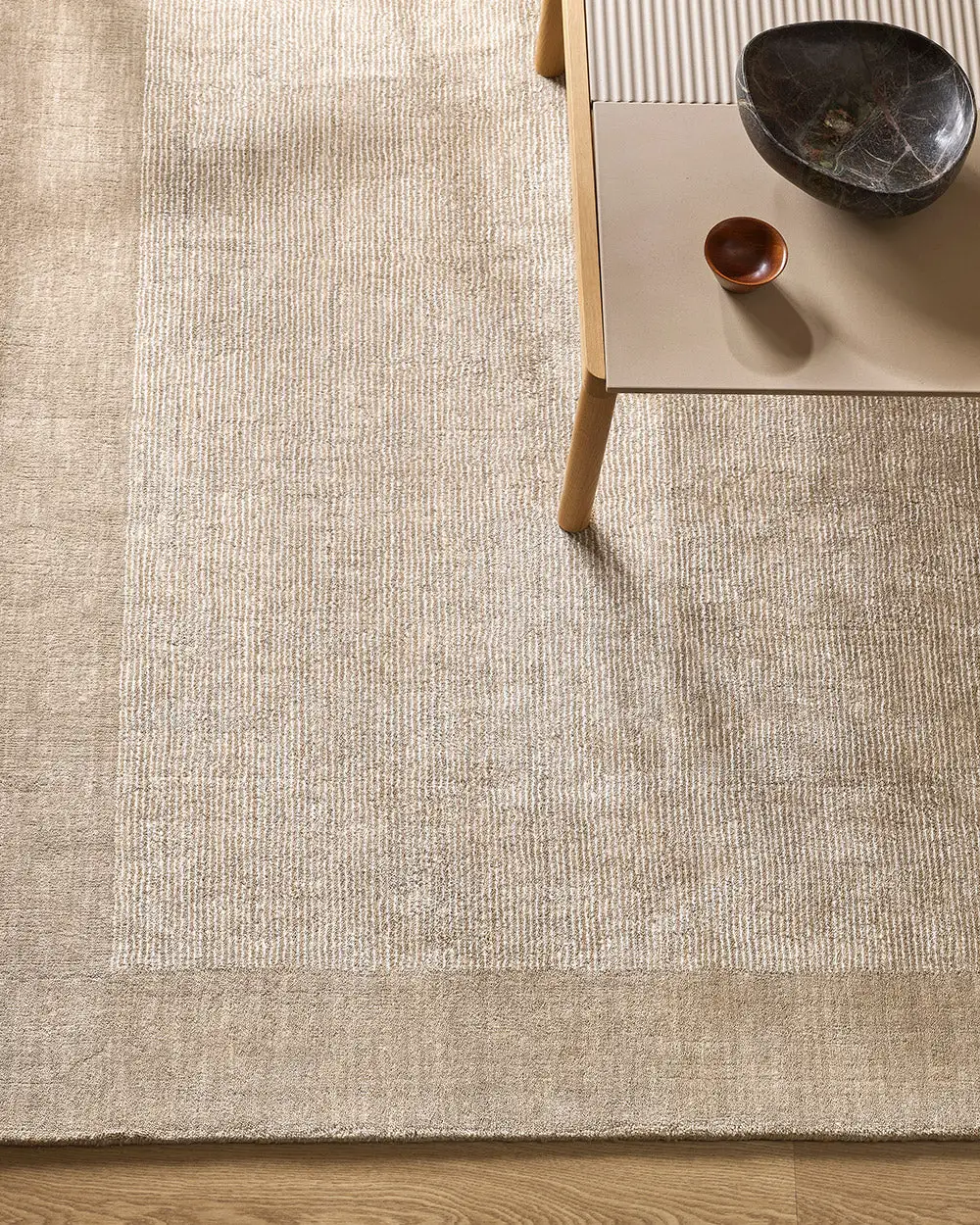 Wool Bordered Contemporary Airy Area Rug