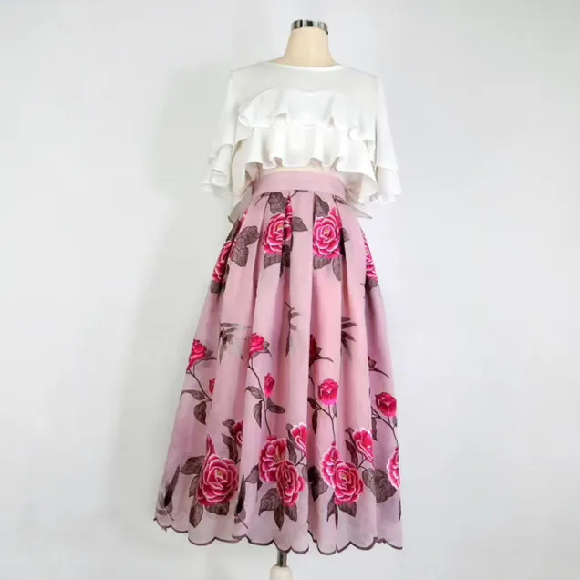 Effortless Picnic Embroidered Pleated Skirt
