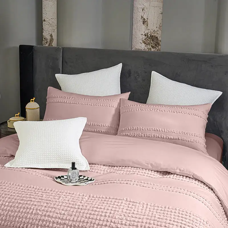 Cotton Pillowcase Set With Tufted Stripe Detail