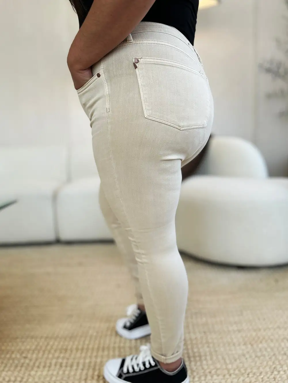 Easy-Fit Modern Comfort-Fit Jeans