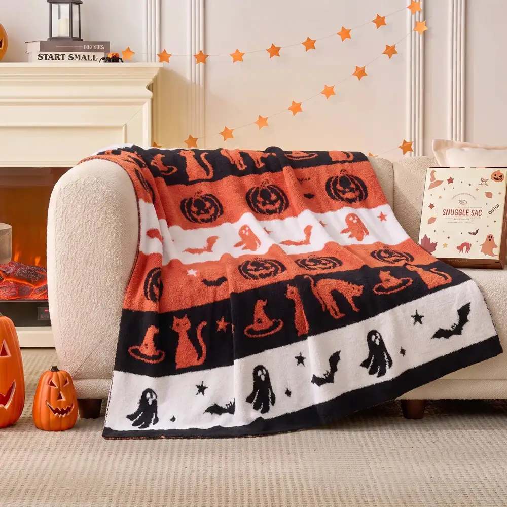 Pumpkin-Motif Cat-Motif Throw Blanket