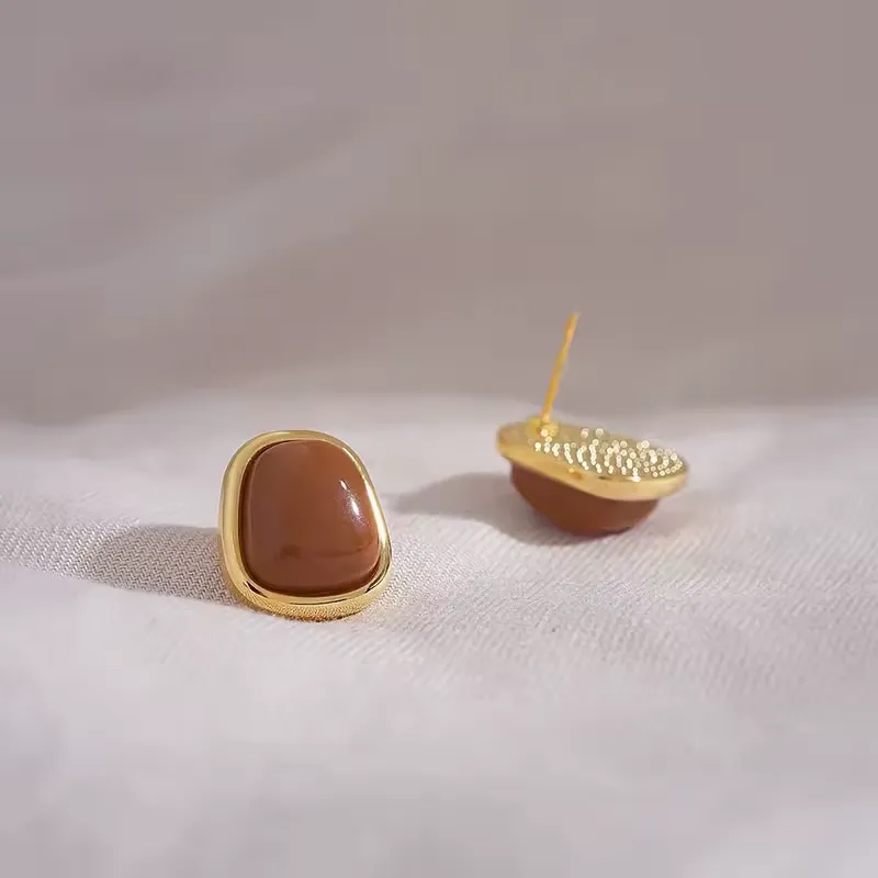 Coffee-colored metal square resin ladies' earrings