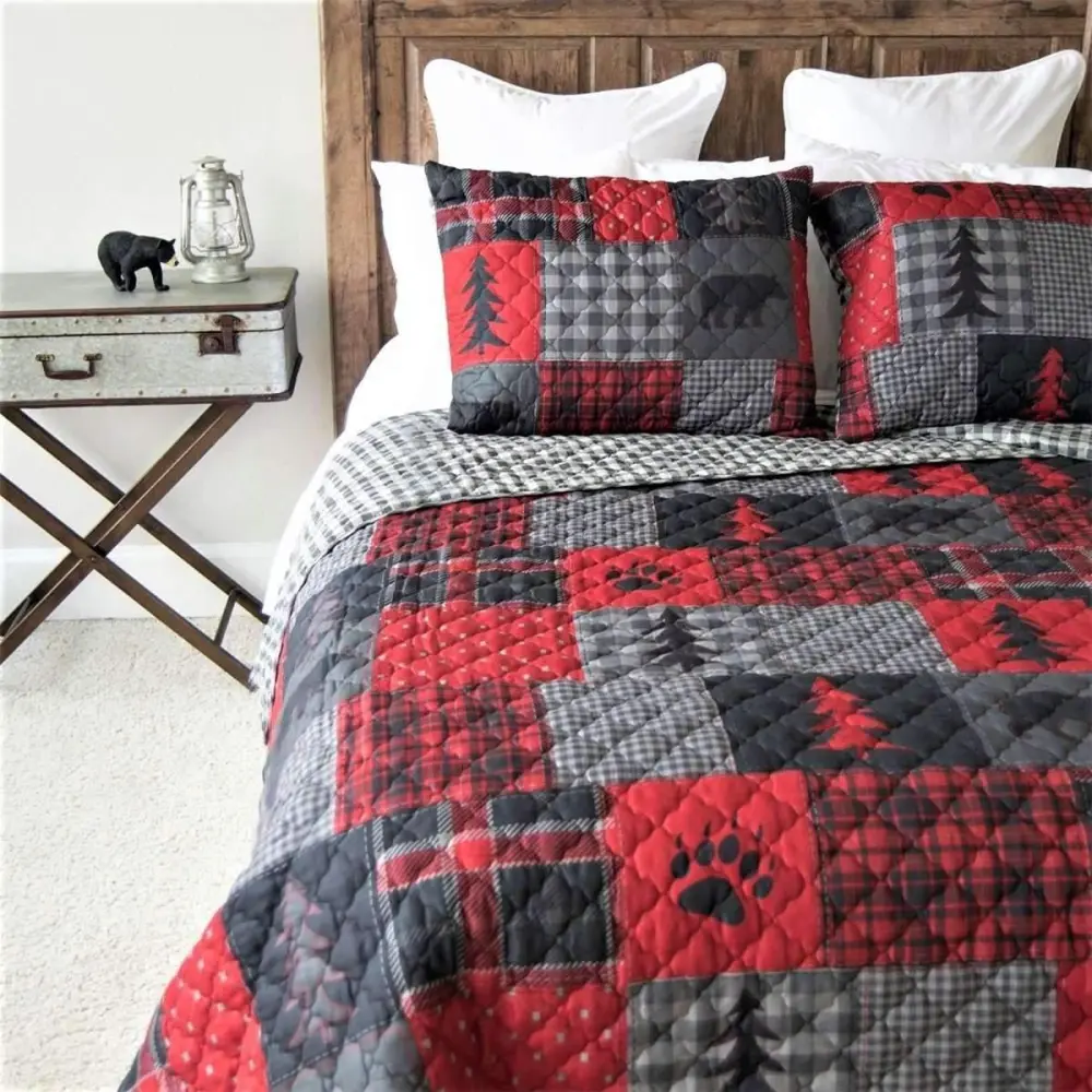 Classic Timeless Reversible Quilted Quilt Set