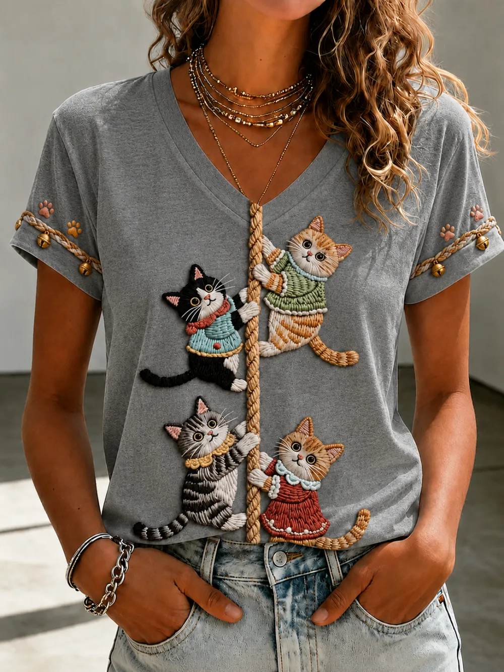 Women'S Cute Cat Printed V-Neck T-Shirt