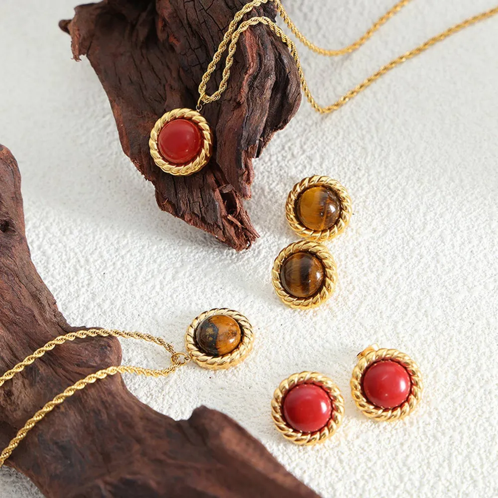 Layered Vintage Pendant Necklace