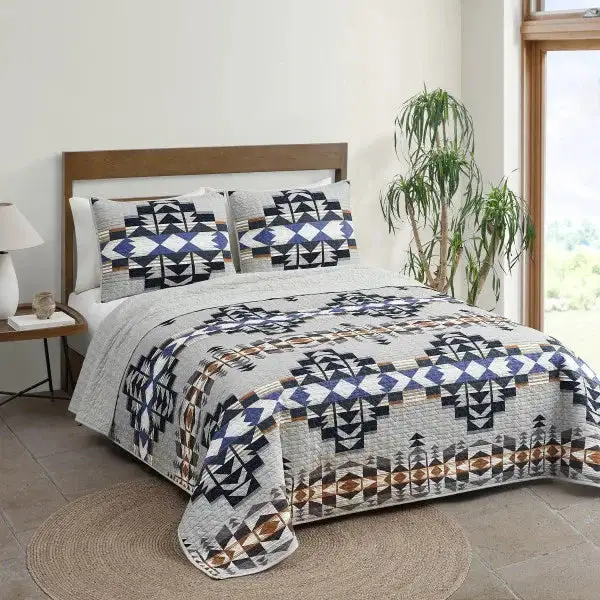 Decorative Reversible Quilted Quilt Set