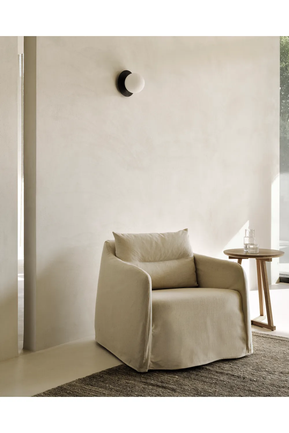 Curved Linen Lounge Chair