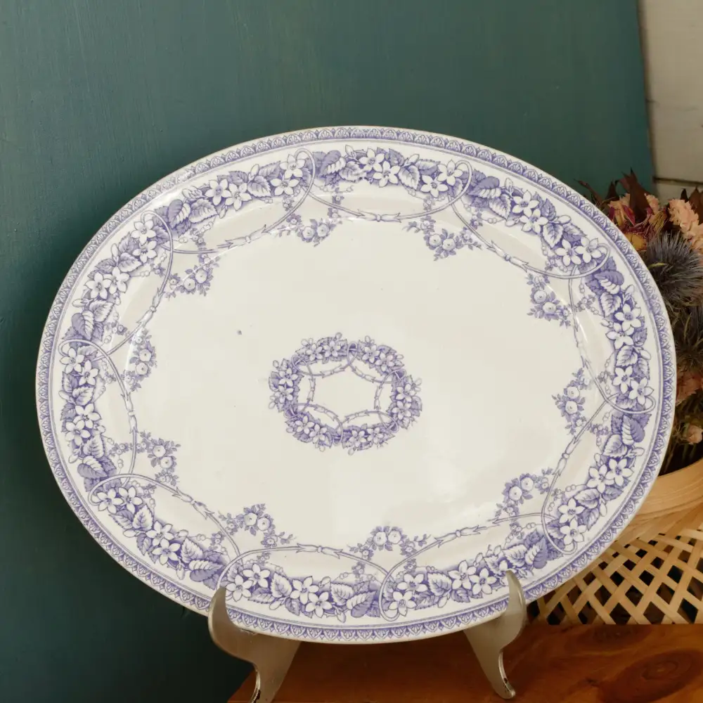 Graceful Charming Decorative Plate