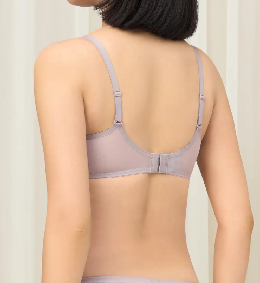 Women's Polished Non-Wired Deep-V Push-Up Breathable Bra