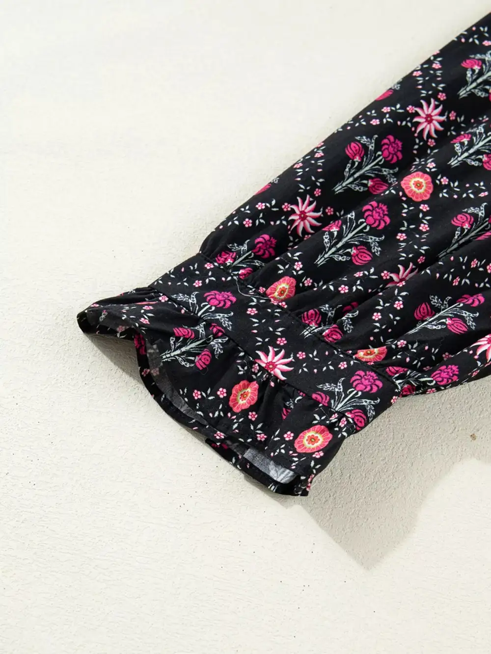 Contrast V Neckline Bracelet Sleeve Vintage Floral