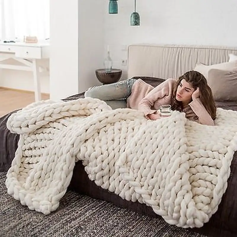 Chunky-Knit Knitted Wool Decorative Throw Blanket