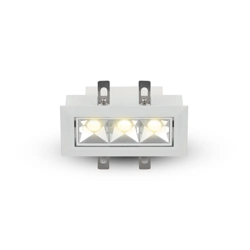Triple-Light LED Adjustable Recessed Downlight With Trim Beam Angle