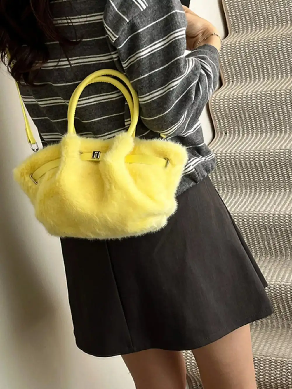 Minimal Finish Crossbody Bag
