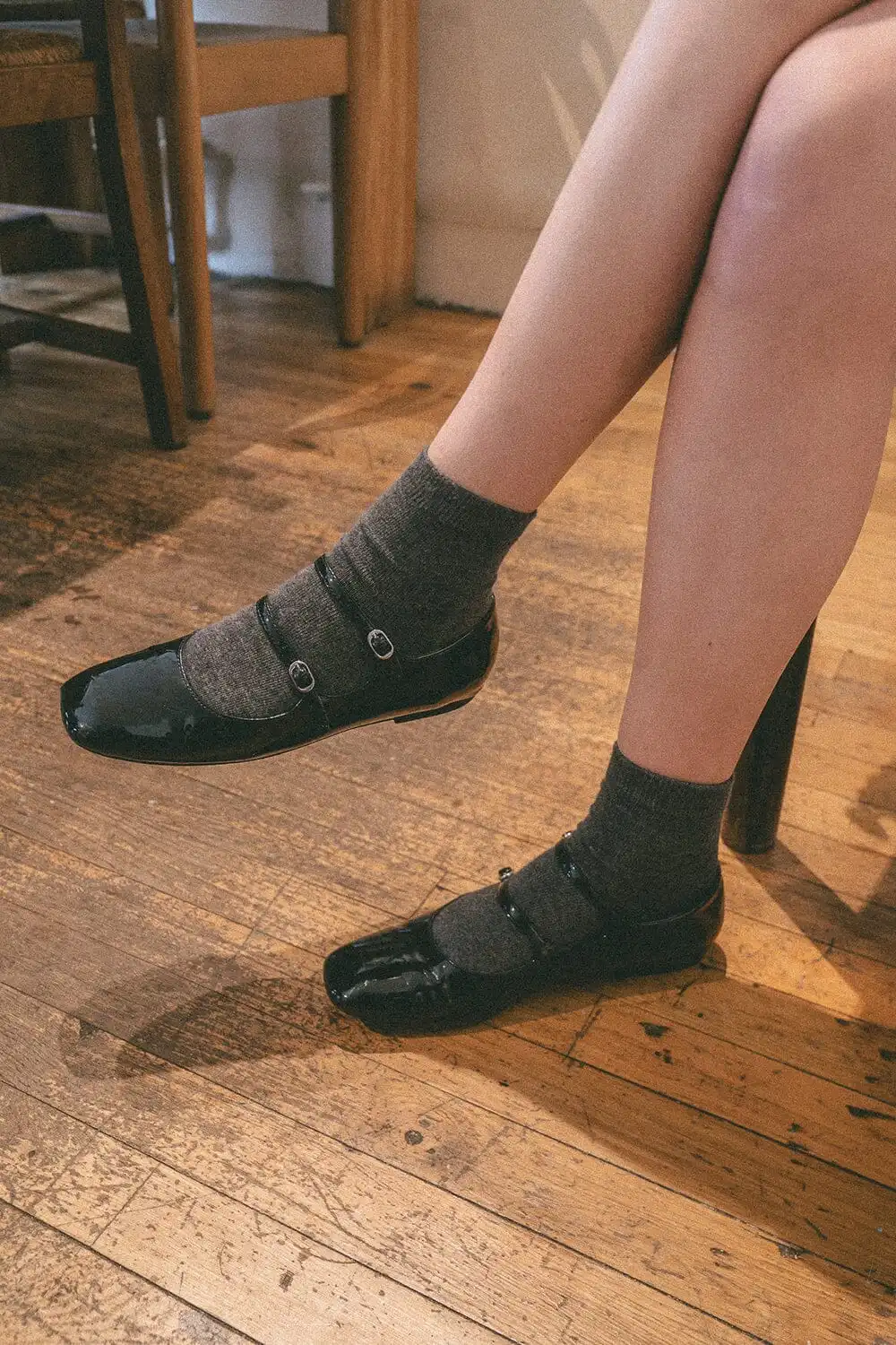 Smooth Dark Ankle Socks