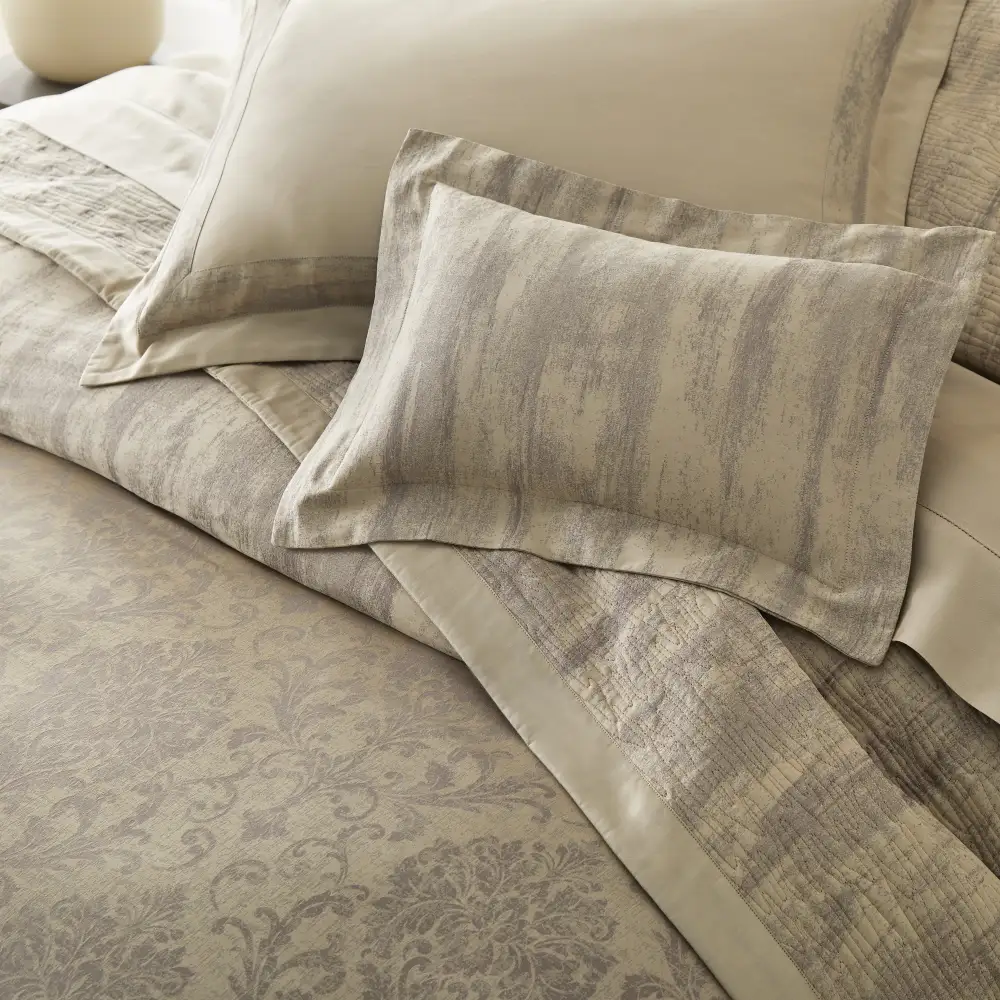 Essential Abstract Solid Quilt Bedding Set