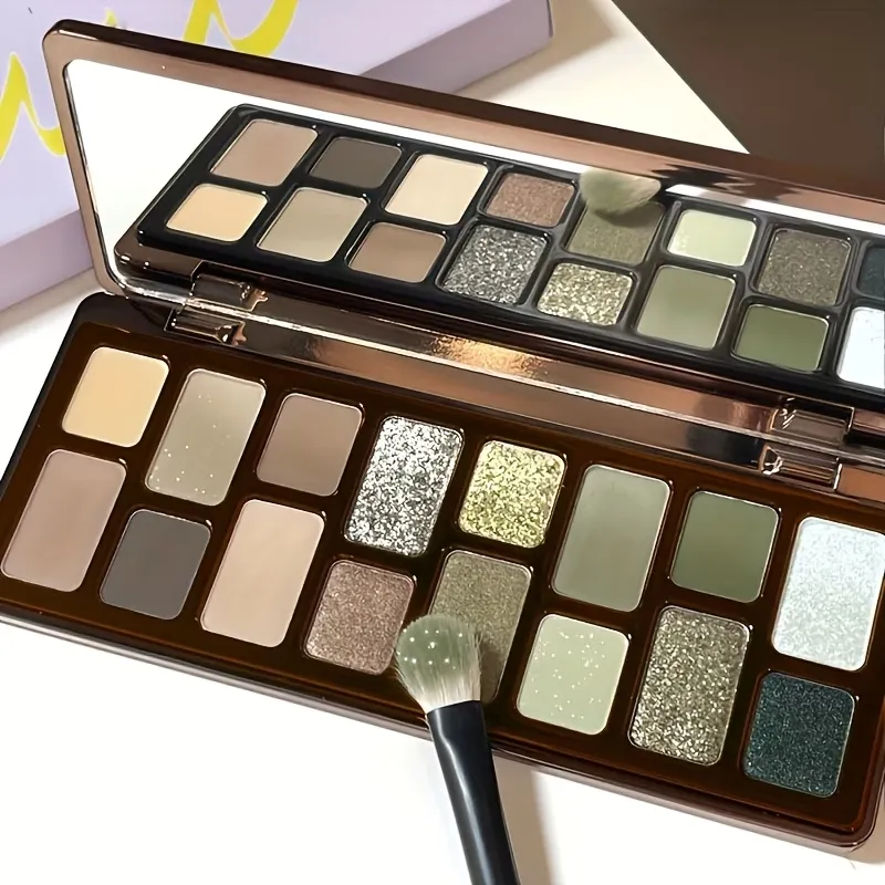 Long-Lasting Multi-Finish Eyeshadow Palette