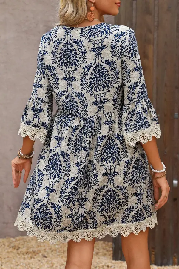 Lace Detail V-Neck Relaxed Fit Mini Dress