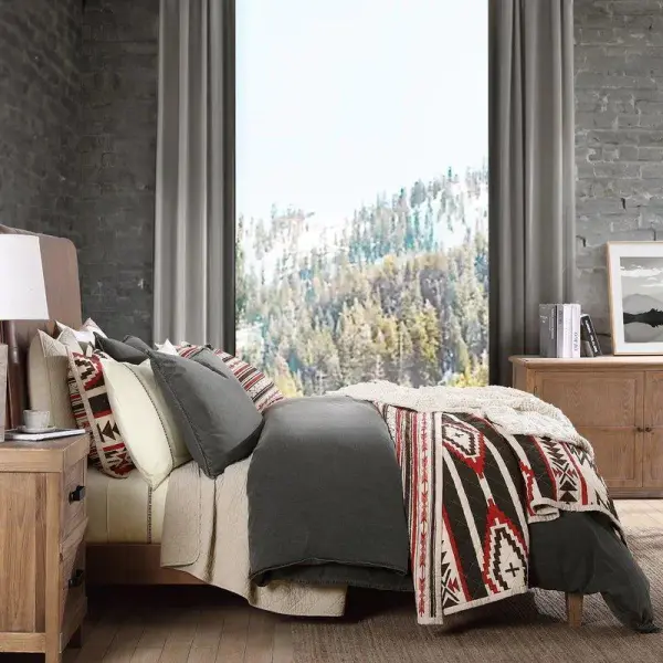 Contemporary Reversible Quilted Quilt Set