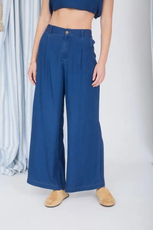 Chambray Pintuck Wide Leg Pants
