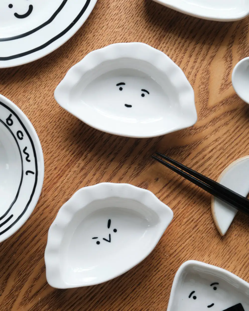 Refined Sauce Dish