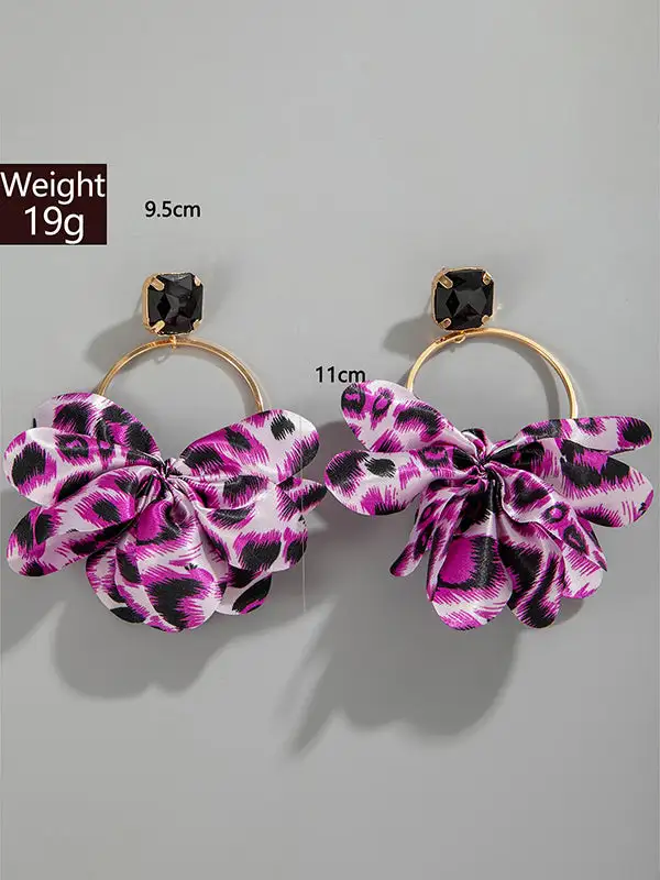 Expressive Geometric Accent Earrings