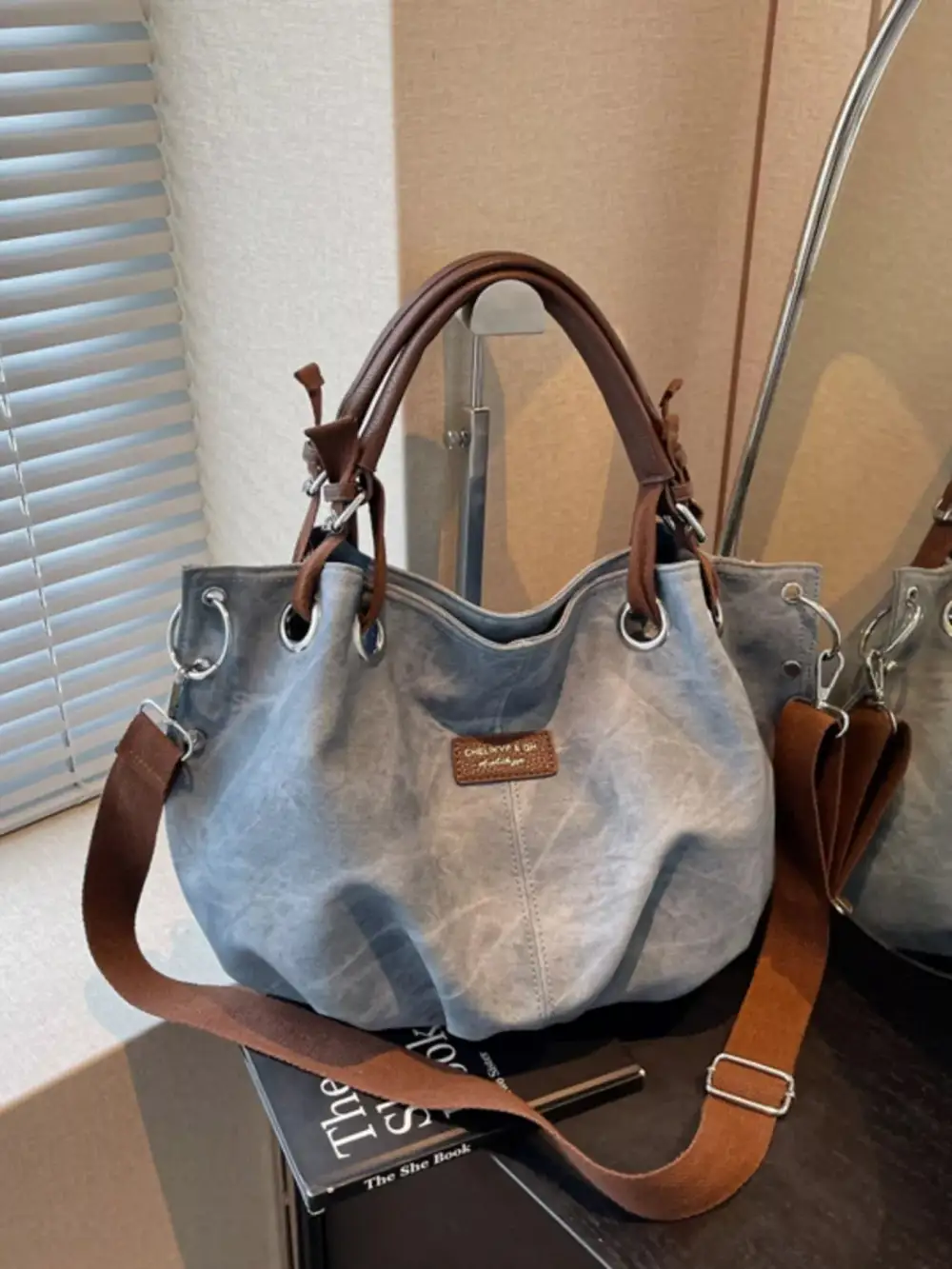 Versatile Form Crossbody Bag