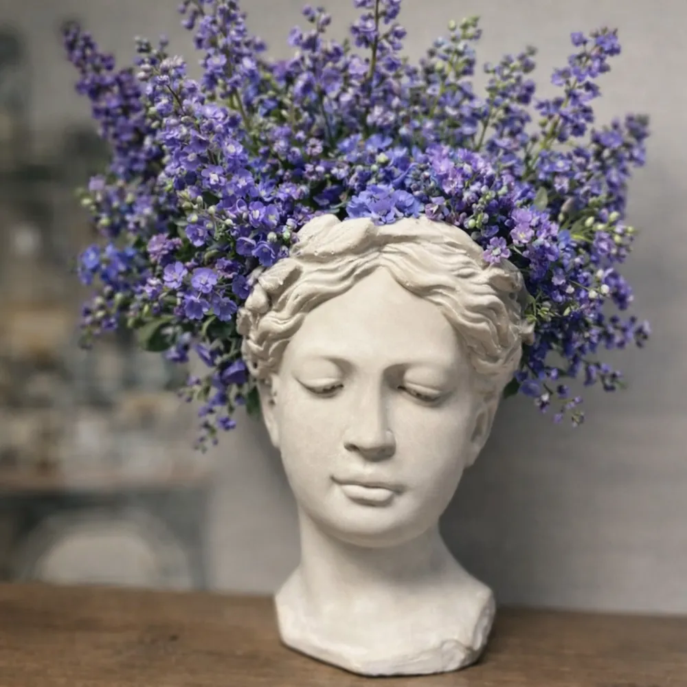 Cozy Room Decorative Accent Portrait Vase