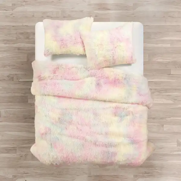 Relaxed Faux Fur Comforter Bedding Set
