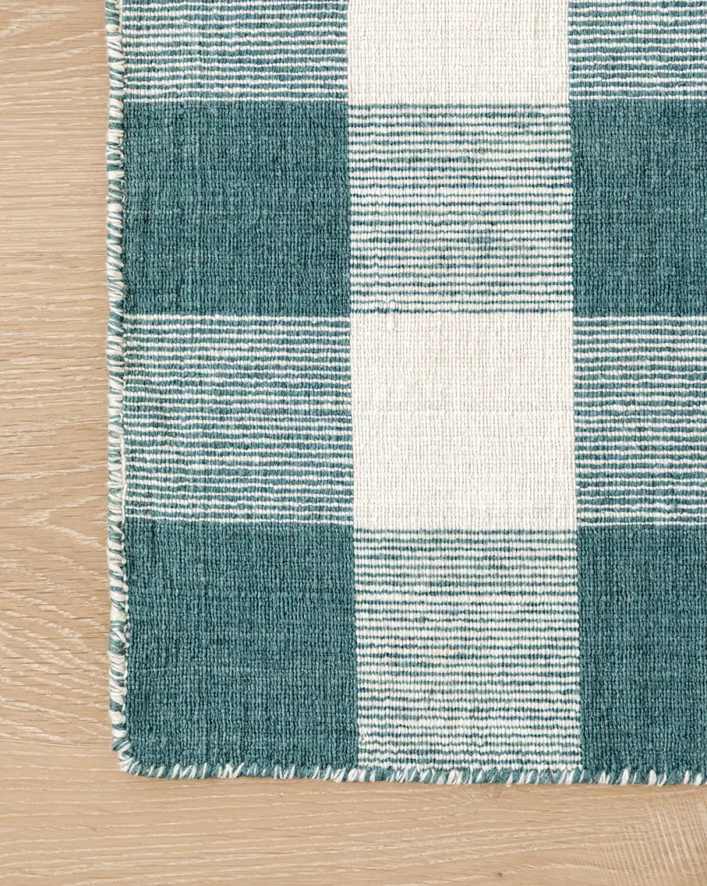 Classic Handwoven Polyester Indoor-Outdoor Area Rug
